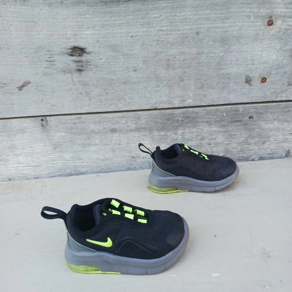 Nike Air Max Motion AQ2744 011 Black/ Green Baby Toddler Size 2C‎ Slip On